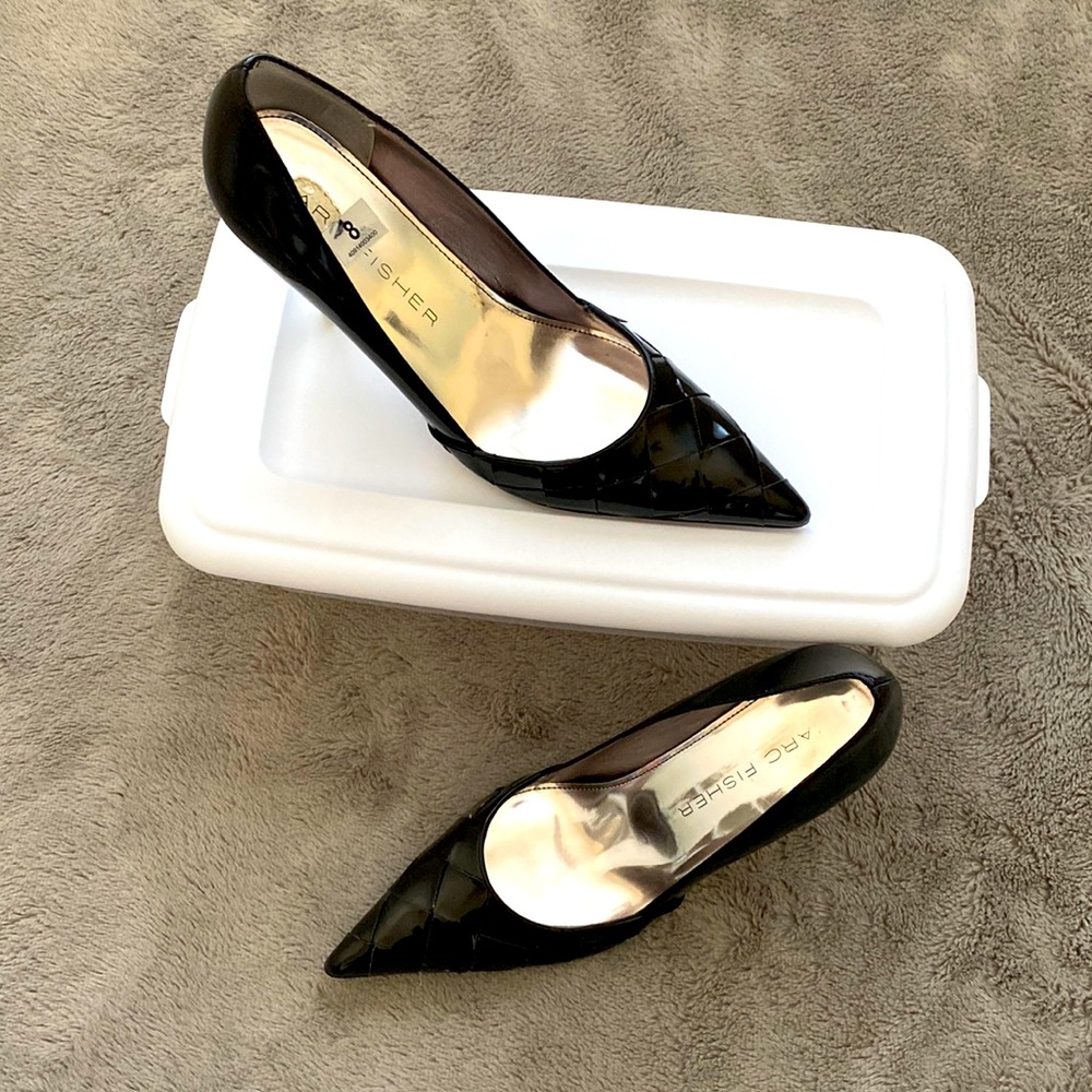 Marc Fisher Black Patent Heels 8M